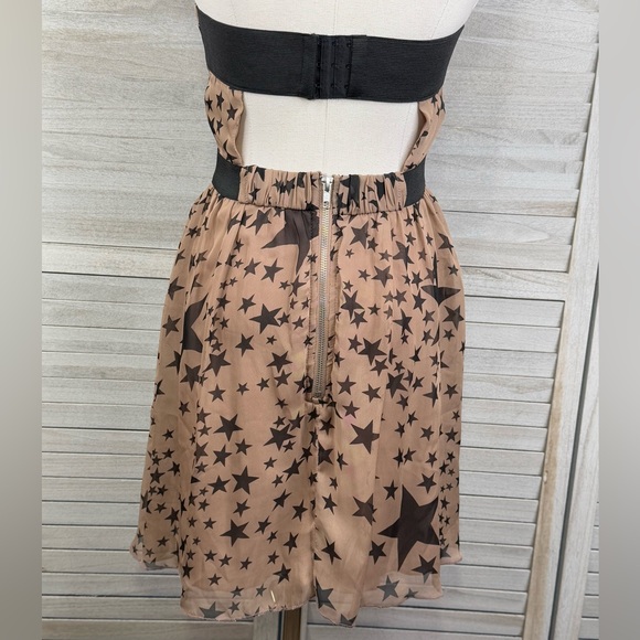 SANS SOUCI Fit & Flare Y2K Strapless Mini Dress Mocha w Black Stars-Small - Picture 6 of 6